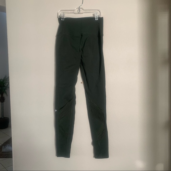 Alo Yoga Olive/Army Green Mesh leggings. Size Small. - Picture 3 of 5